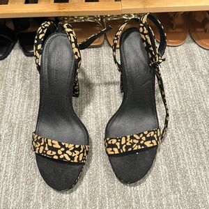 Multi color platform Heel